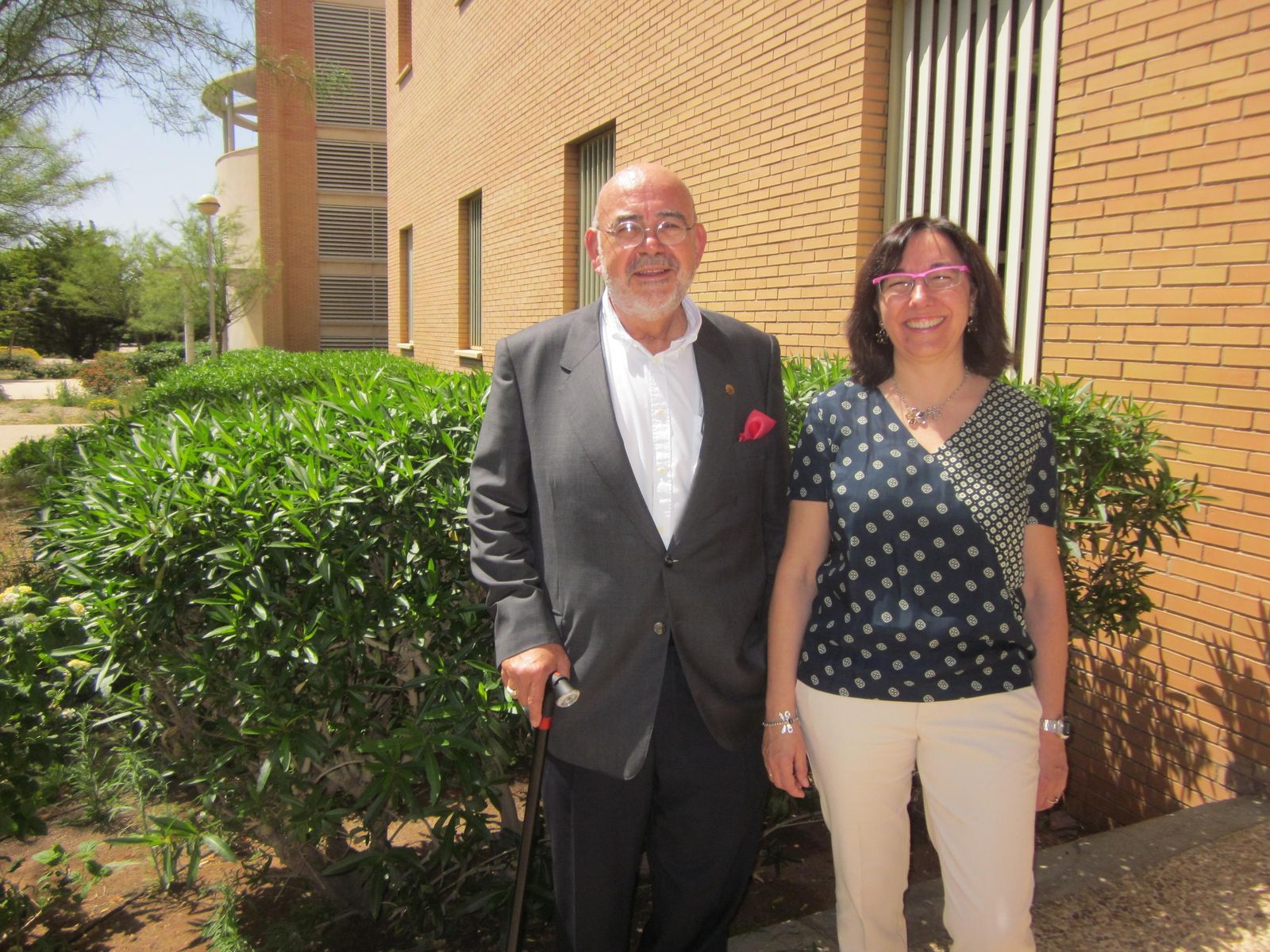 Ignacio Flores, director Técnico de Bionova Algae, y la profesora Concepción Gimeno.