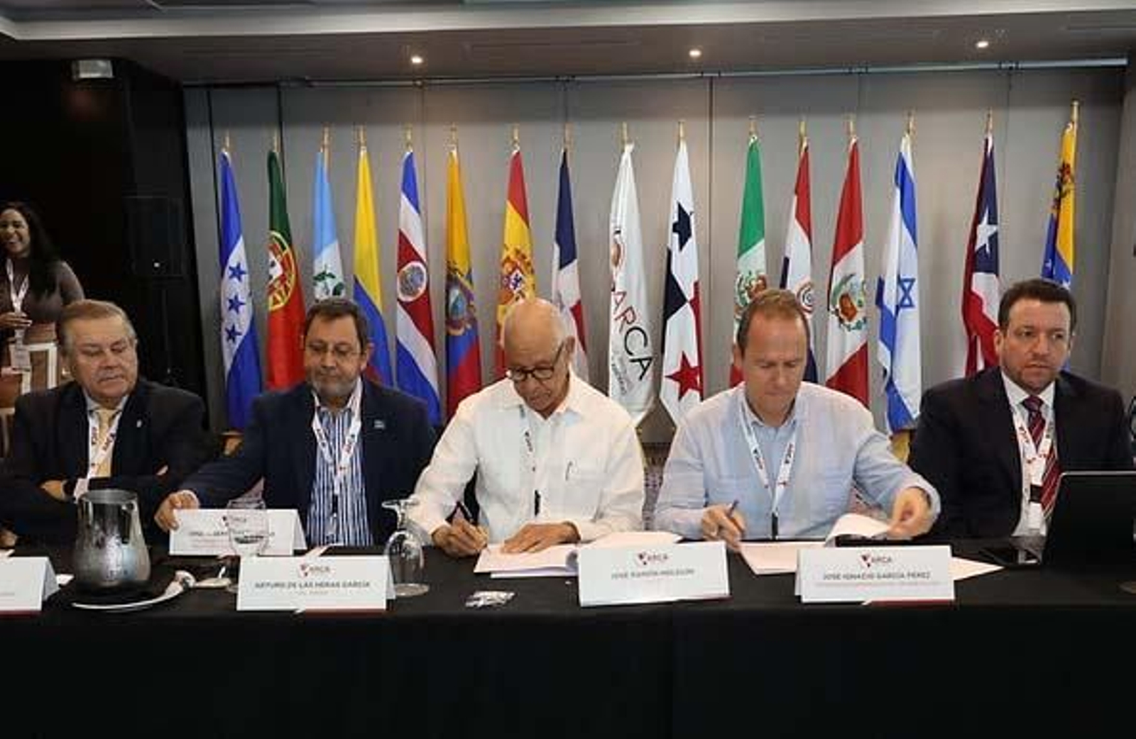 Representantes de la Asociación de Rectores del Caribe y las Américas y el Grupo de Universidades Iberoamericanas La Rábida.