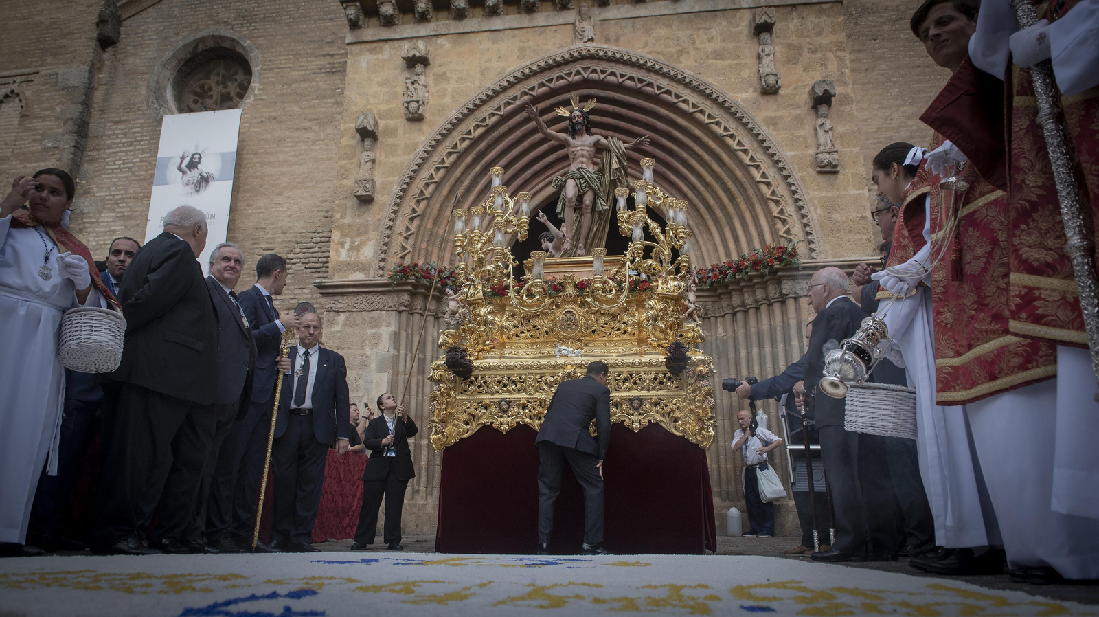 Las imágenes de la salida extraordinaria del Señor de la Resurrección