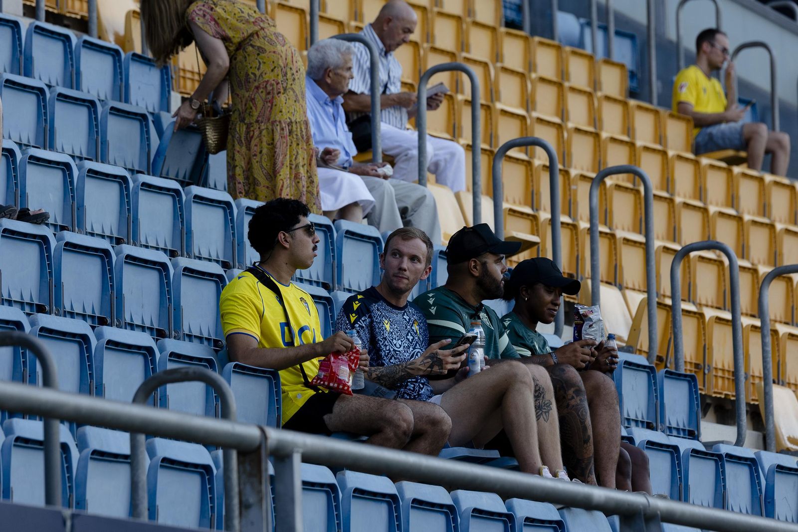 Búscate en las imágenes del primer partido del Cádiz CF- Mirandés