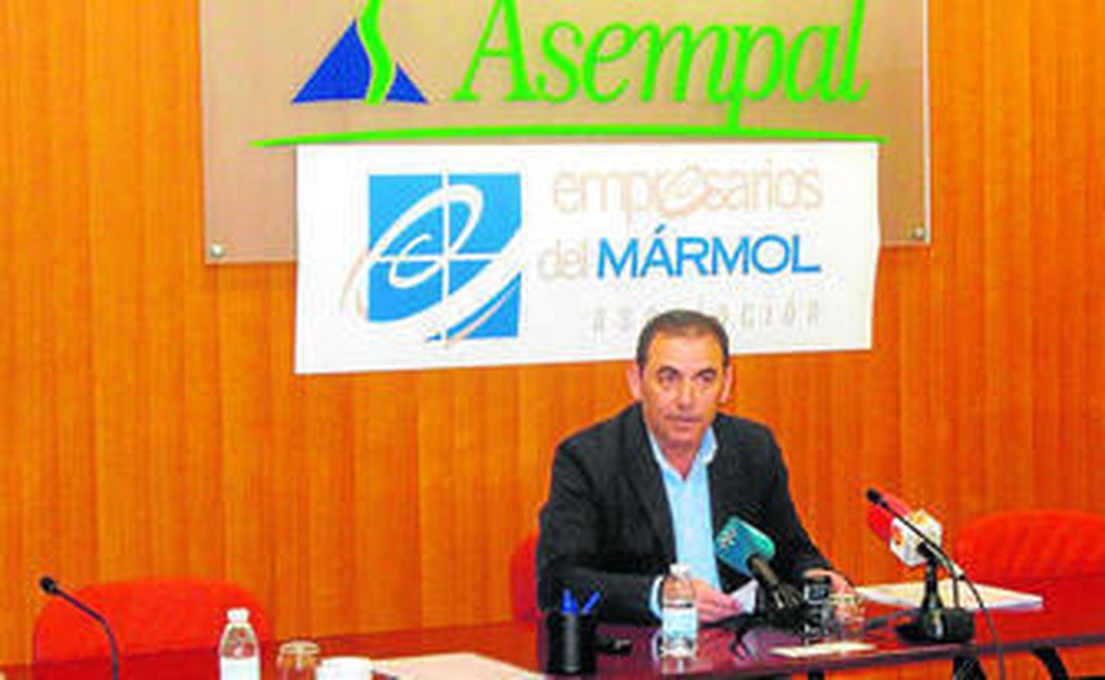 El presidente de AEMA, Antonio Martínez, ofreció la versión de los empresarios sobre el convenio del mármol.