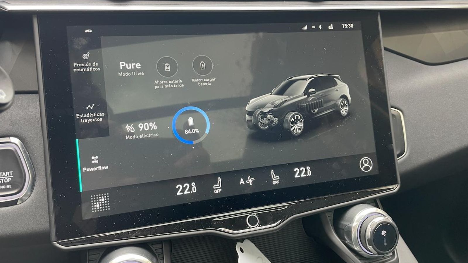 Las indicaciones en la pantalla para sacar el mejor provecho a la electricidad disponible o generarla son muy claras.