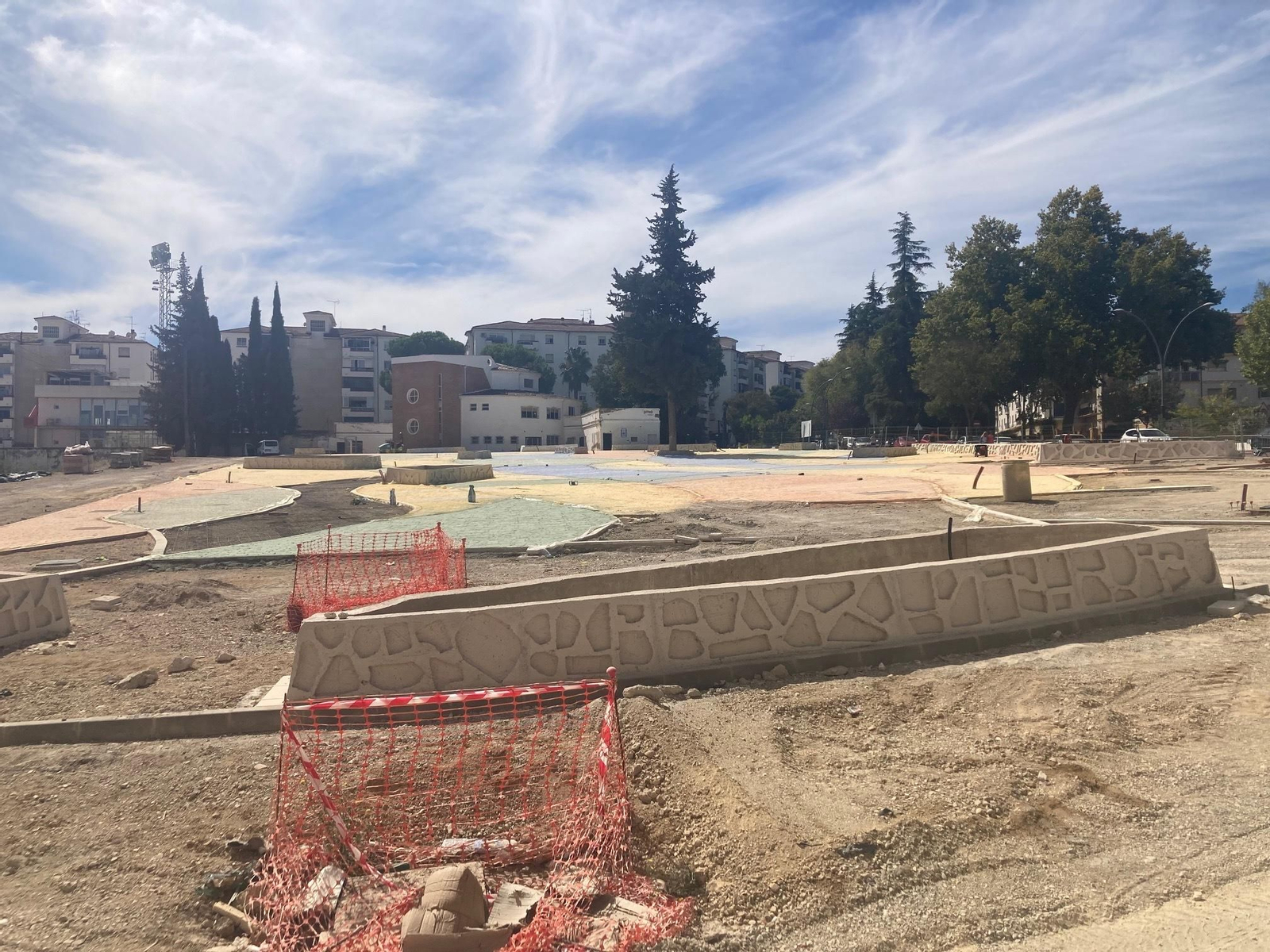 Ronda venderá tres parcelas comerciales junto al antiguo campo de fútbol. Ronda venderá tres parcelas comerciales junto al antiguo campo de fútbol.