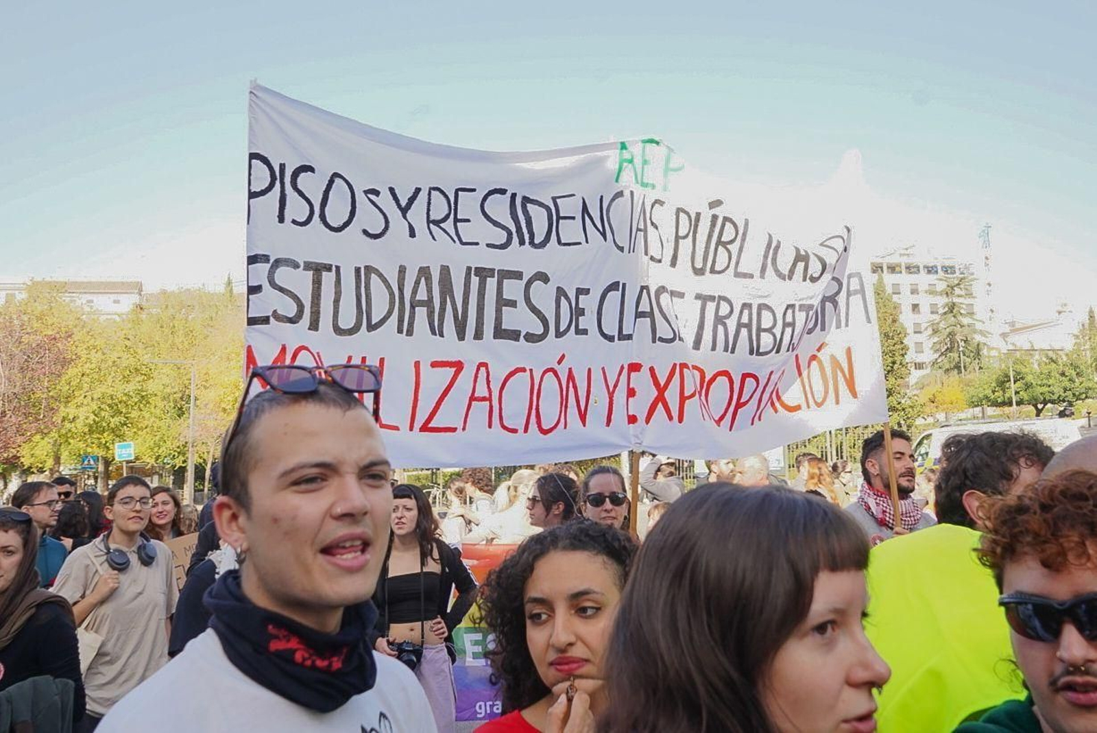 Todas las imágenes de la manifestación de Granada contra el "negocio de la vivienda"