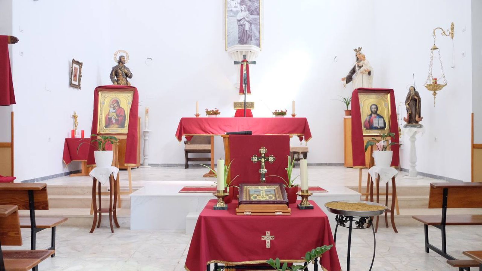 Así se encuentra el templo ahora, sin la ornamentación que le corresponde, denuncian.