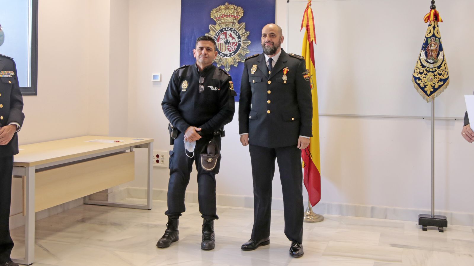 Medallas de Santo Angel en la comisaria de Jerez