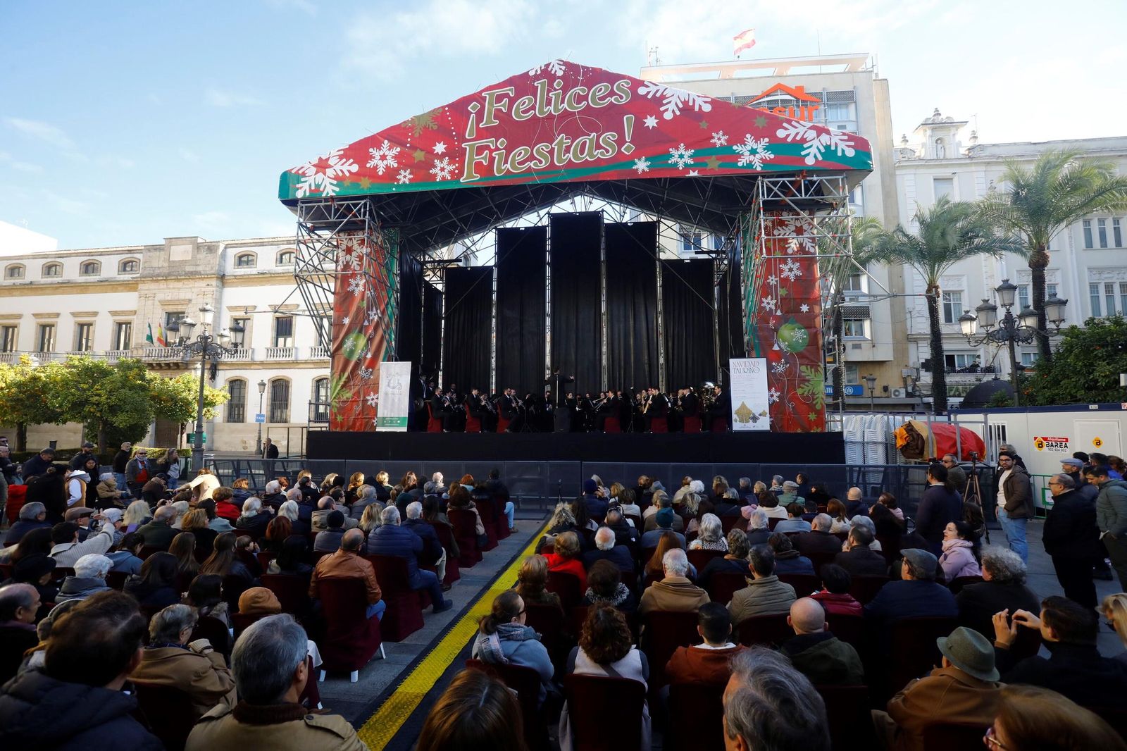 Las imágenes del concierto de la banda de la Esperanza de pasadobles y villancicos en Las Tendillas