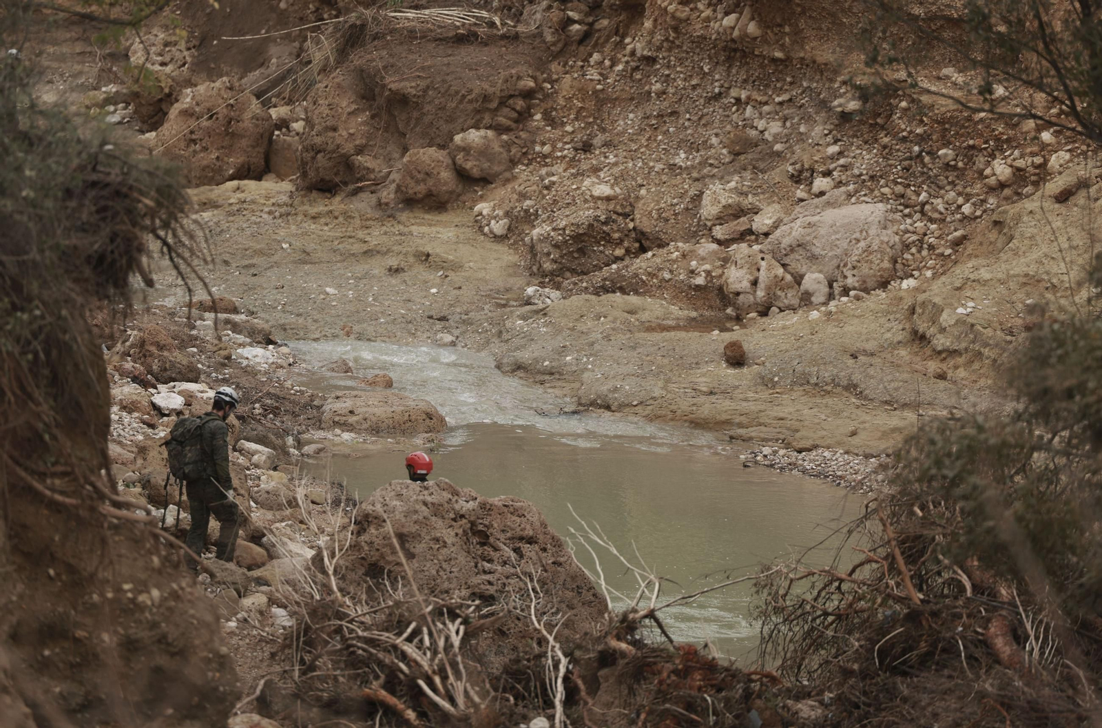 Las imágenes de los difíciles  trabajos de búsqueda de desaparecidos en Letur