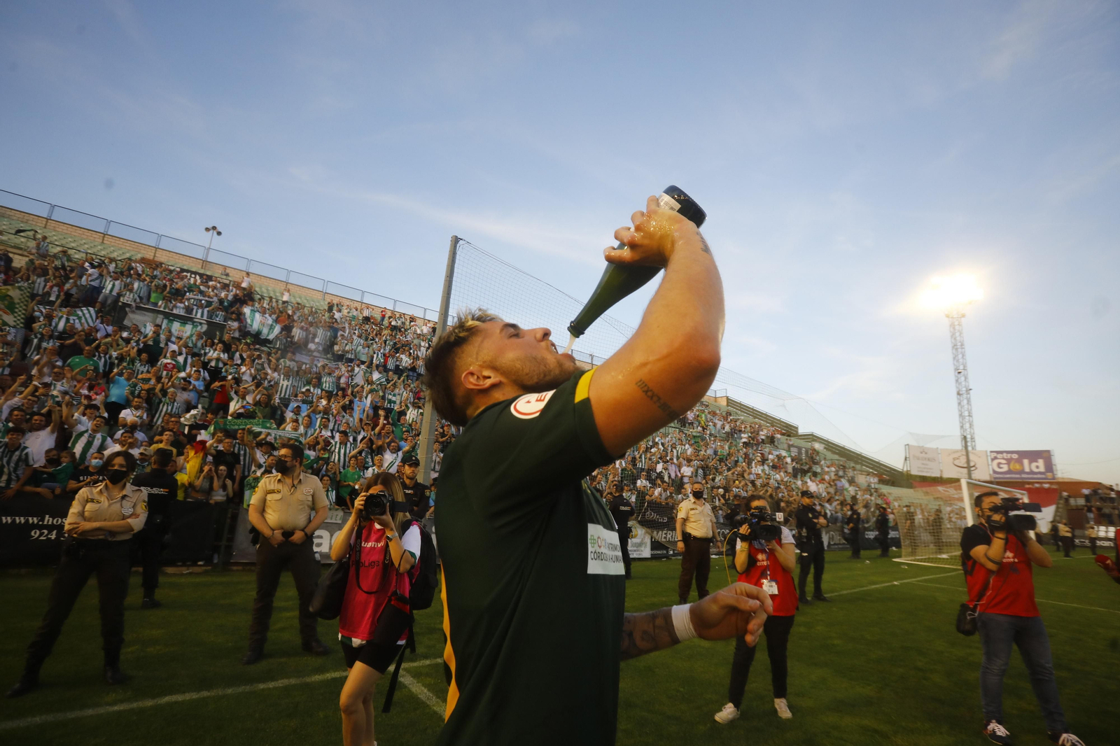Las imágenes de la fiesta del ascenso del Córdoba CF en Mérida