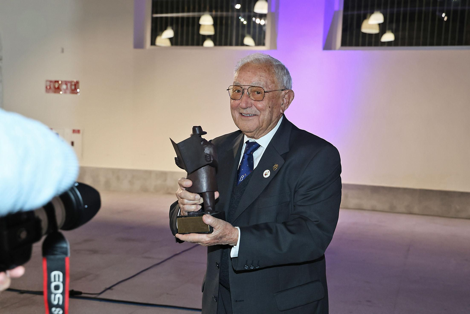 Imágenes de los invitados a la gala de los  37 premios Onubenses del Año