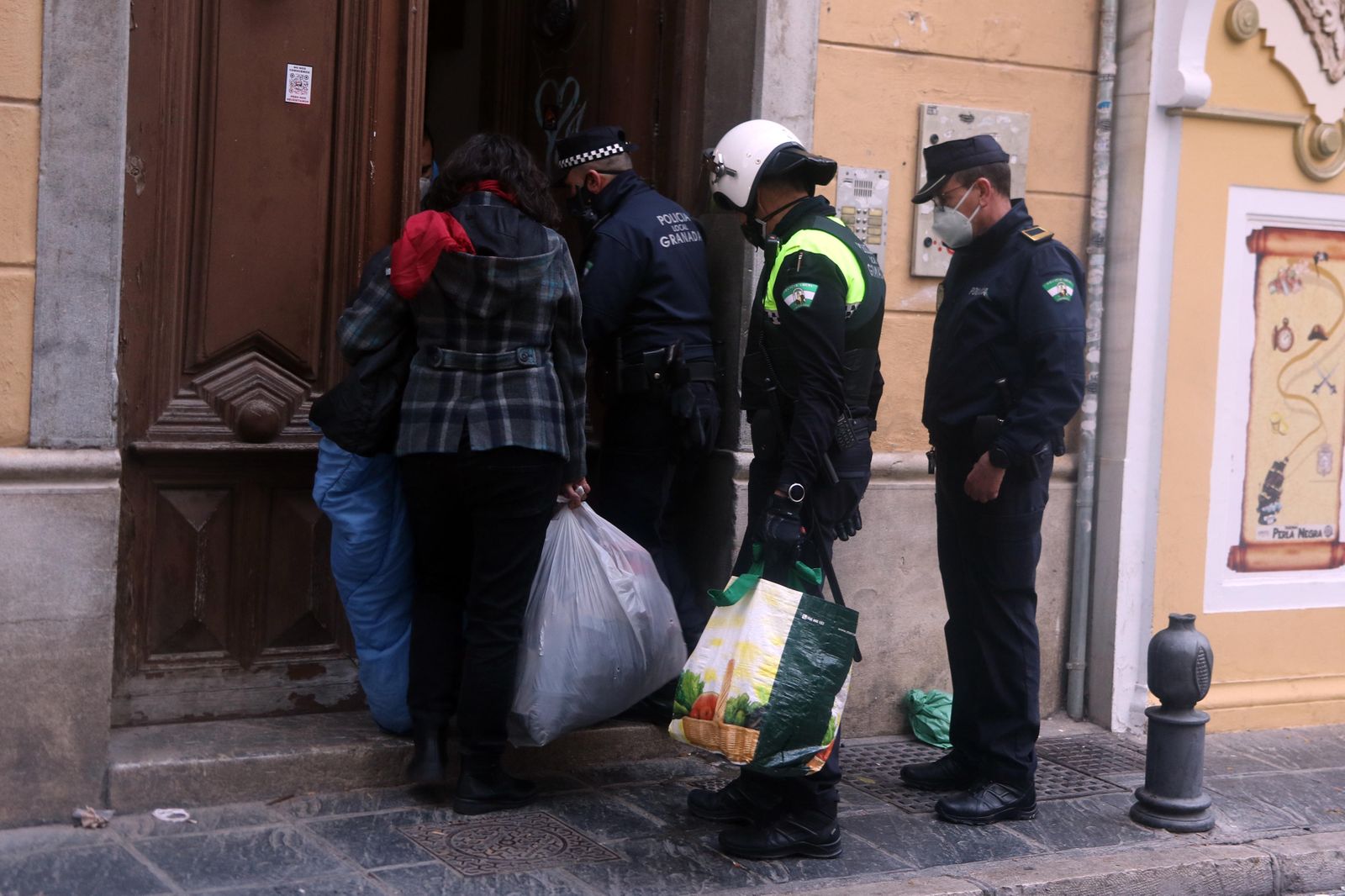 La Policía Local desaloja parcialmente el antiguo edificio de Emuvyssa