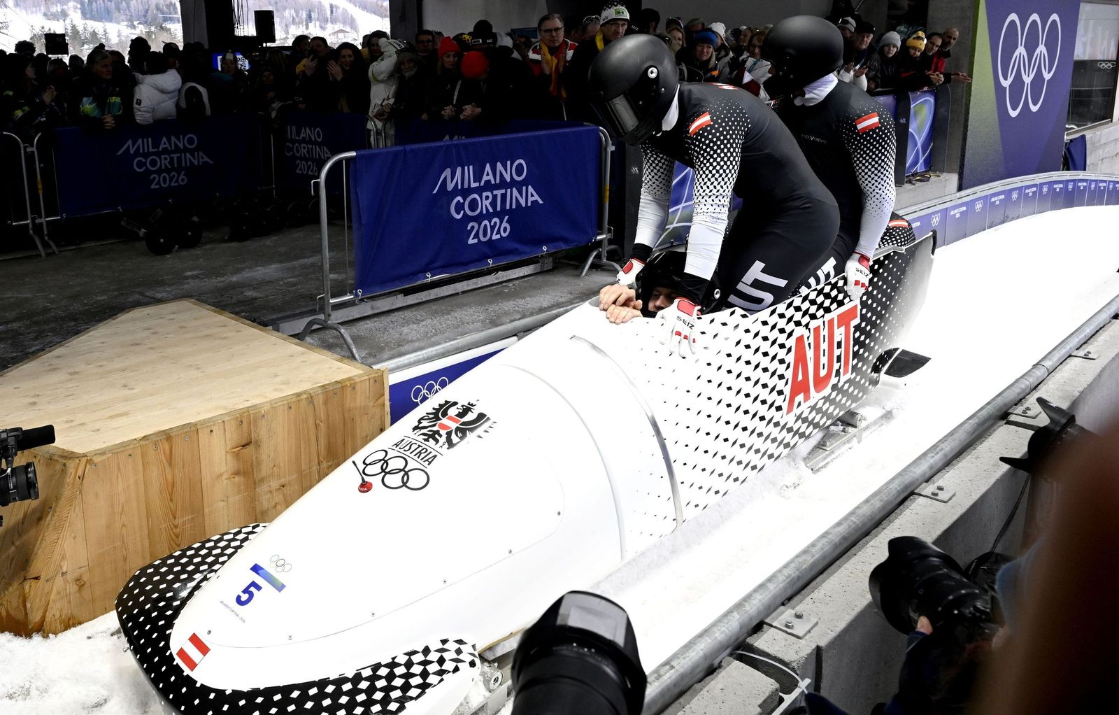 Las mejores fotos de los Juegos Olímpicos de invierno Milán Cortina d'Ampezzo 2026 | Ceremonia de clausura y jornada 17 y última