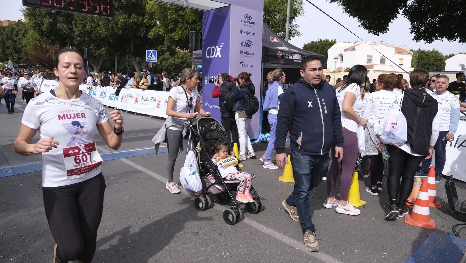 Imágenes de la Carrera de la Mujer 2023 en Almería
