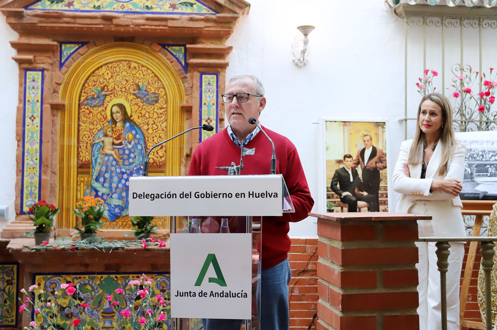 Imágenes del homenaje a 16 peñas taurinas de Huelva