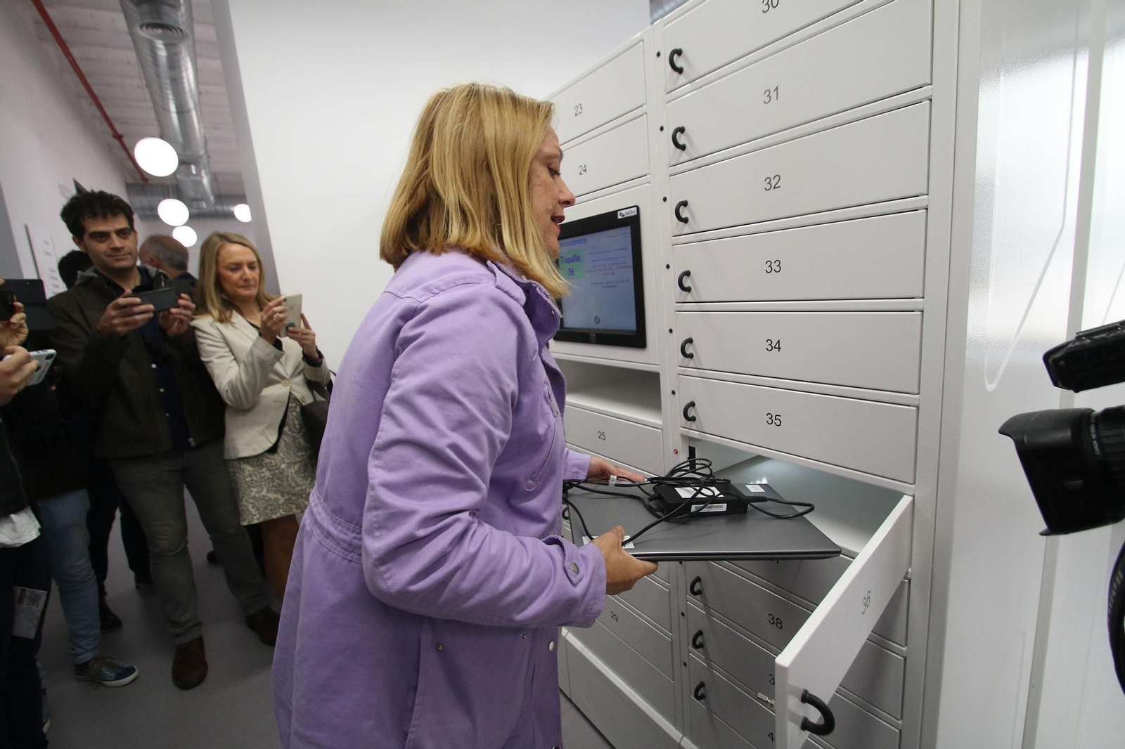 Fotogalería de la Biblioteca Central José María Artero