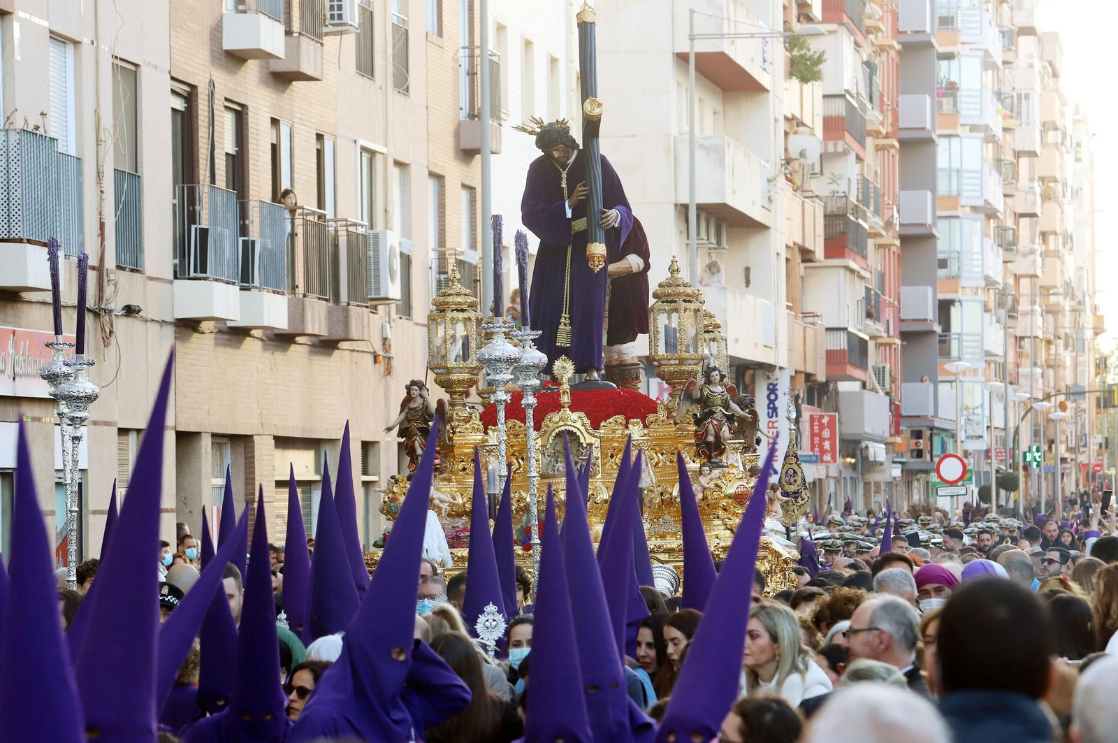 Imágenes del Nazareno en la madrugá de Huelva