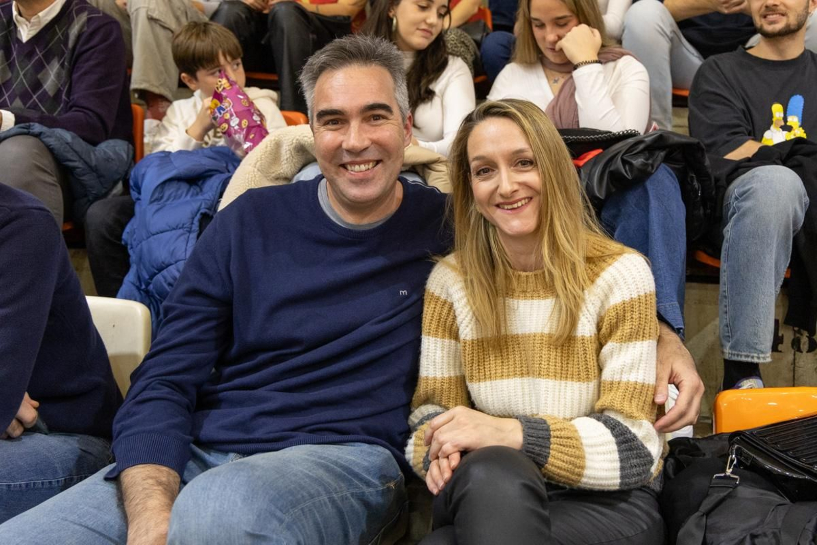 La Salobreja vibra con el derbi de la capital entre Jaén CB y Jaén FS, en imágenes