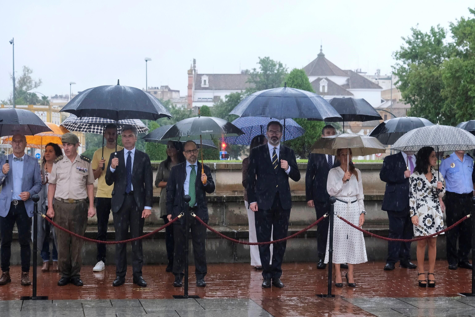 El izado de la bandera de España en Córdoba, en imágenes
