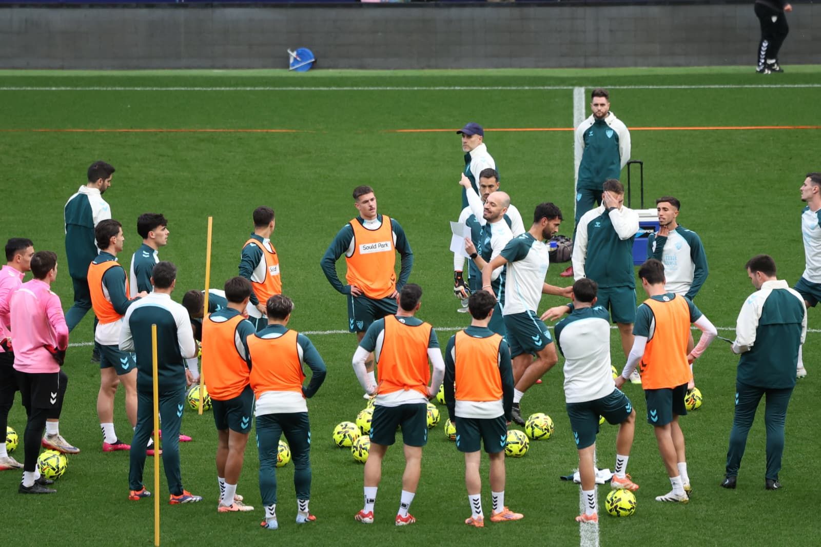 Búscate en las fotos del entrenamiento del Málaga CF en La Rosaleda
