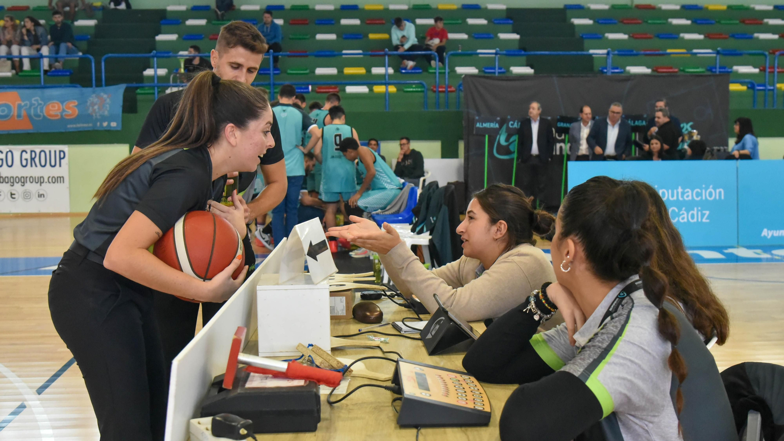 Las fotos de la tercera jornada del Andaluz infantil masculino de baloncesto en La Línea