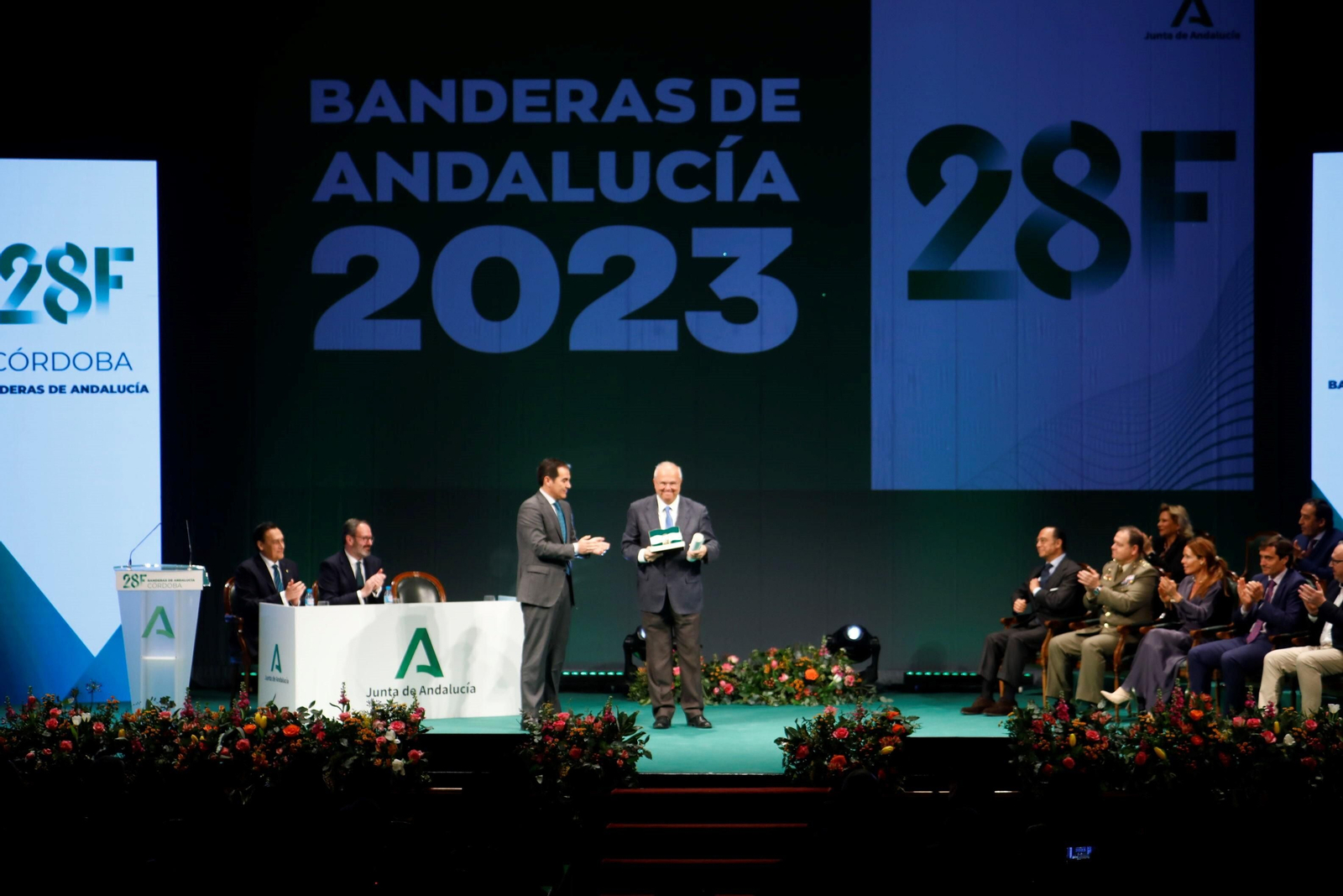 La entrega de las Banderas de Andalucía en Córdoba por el 28F, en imágenes
