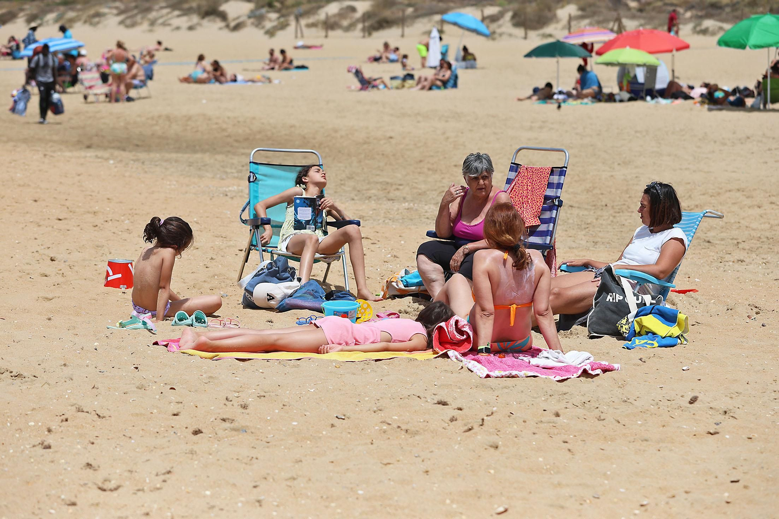 Ambiente en las playas de Huelva el último domingo de junio (36).JPG