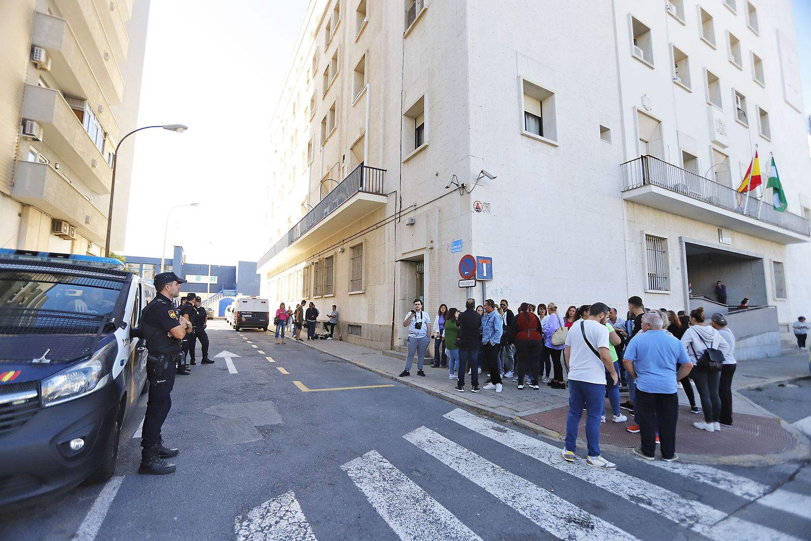 Llegada a los juzgados del detenido por el atropello mortal en Gibraleón