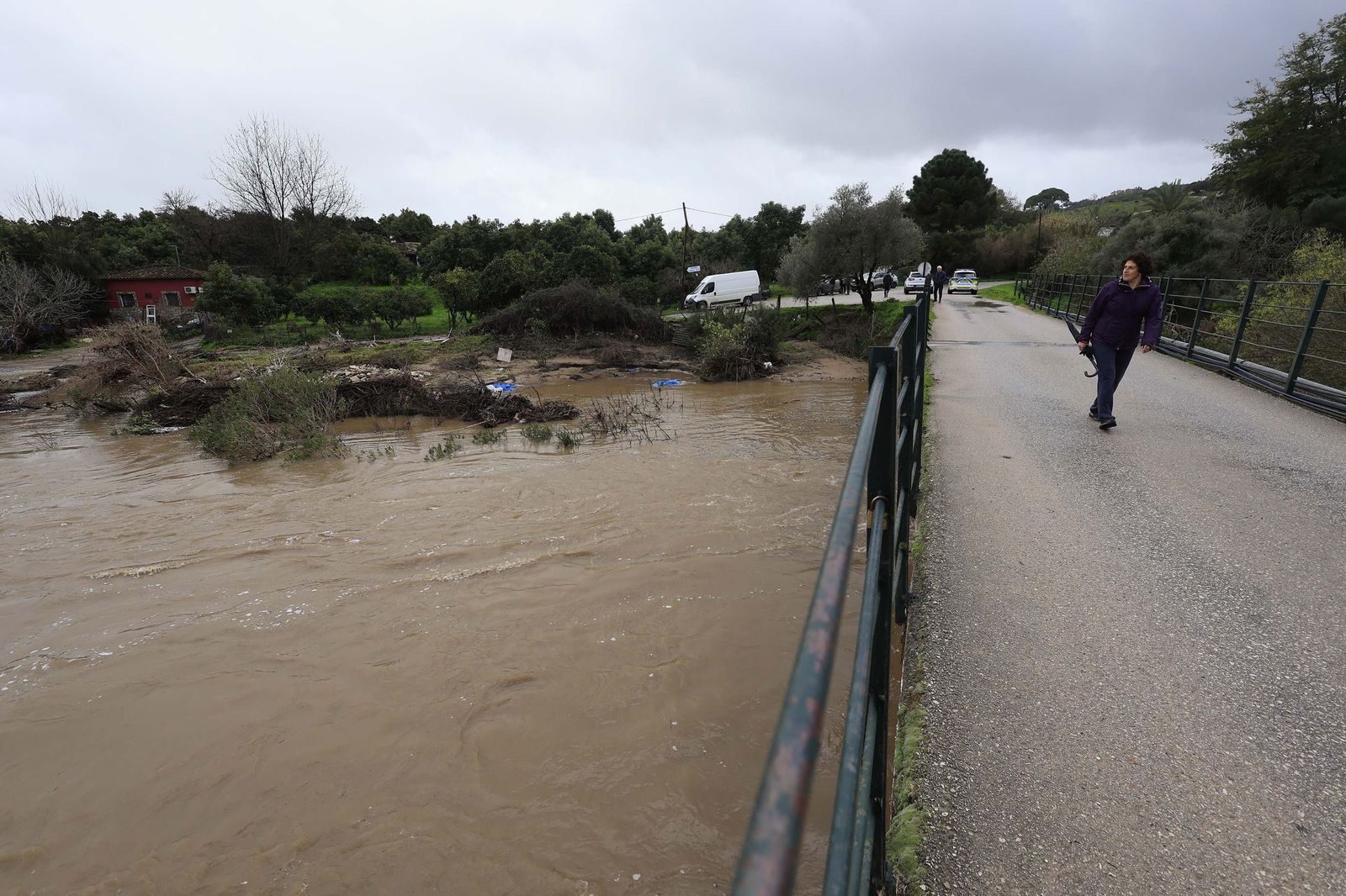 Jimena aguarda una madrugada en vilo ante la previsión de más lluvias por las borrascas Joseph y Kristin