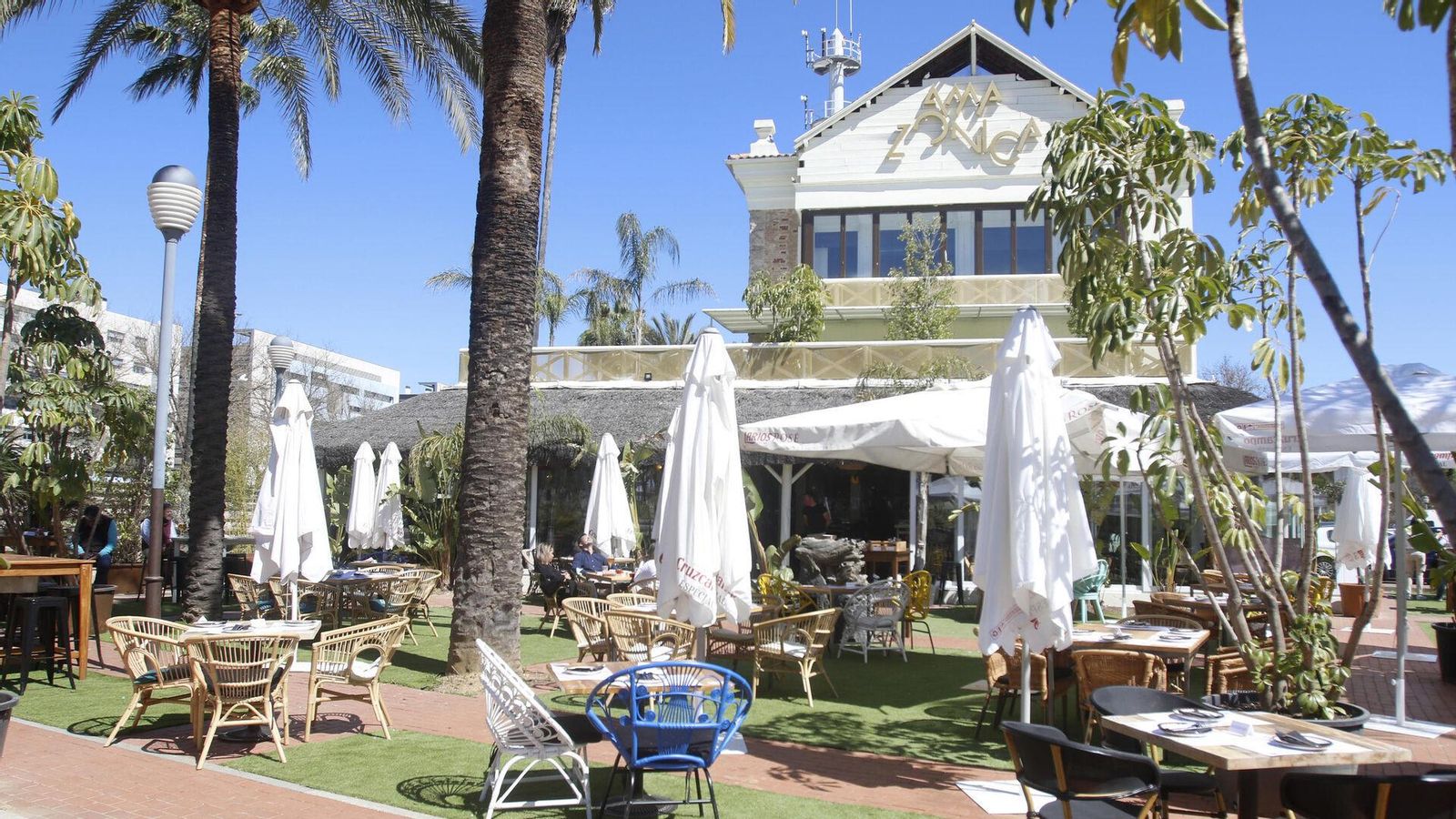 Amazónica es una magnífica opción para disfrutar de la alta gastronomía de Celia Jiménez, tomar una copa o un cóctel