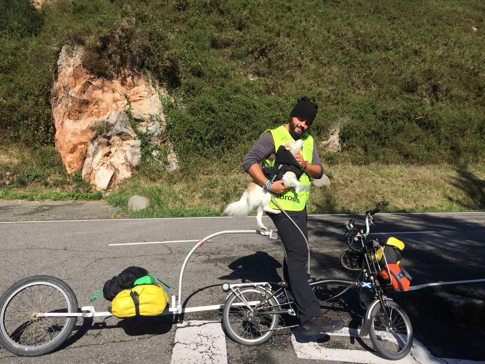 Imágenes del reto solidario de '2plega2' por España para visibilizar la fibrosis quística