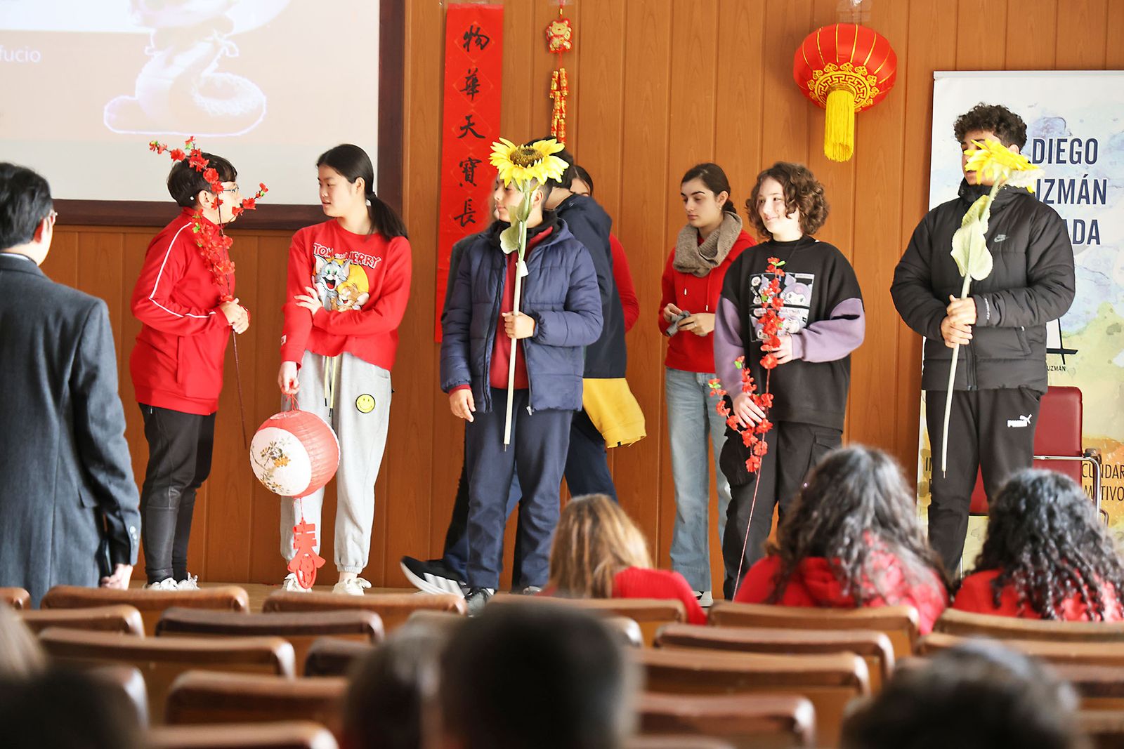 Imágenes de la celebración del Año Nuevo Chino de los alumnos del IES Diego de Guzmán y Quesada (el antiguo Femenino)