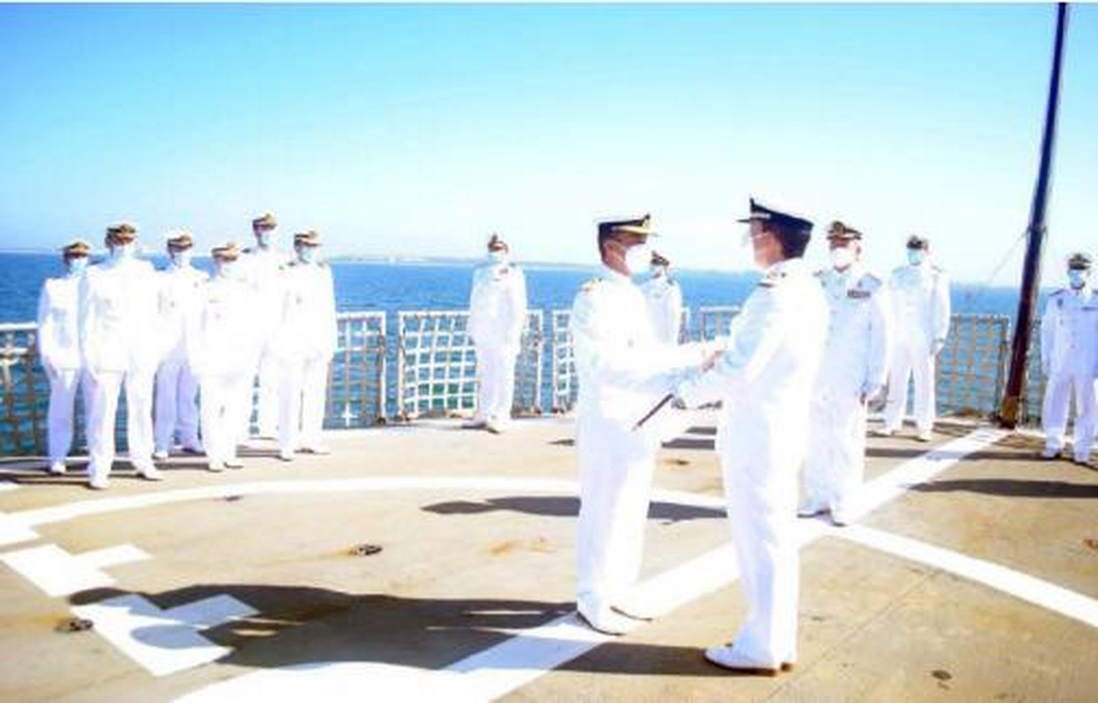 Relevo del comandante naval de Cádiz en Puntales.