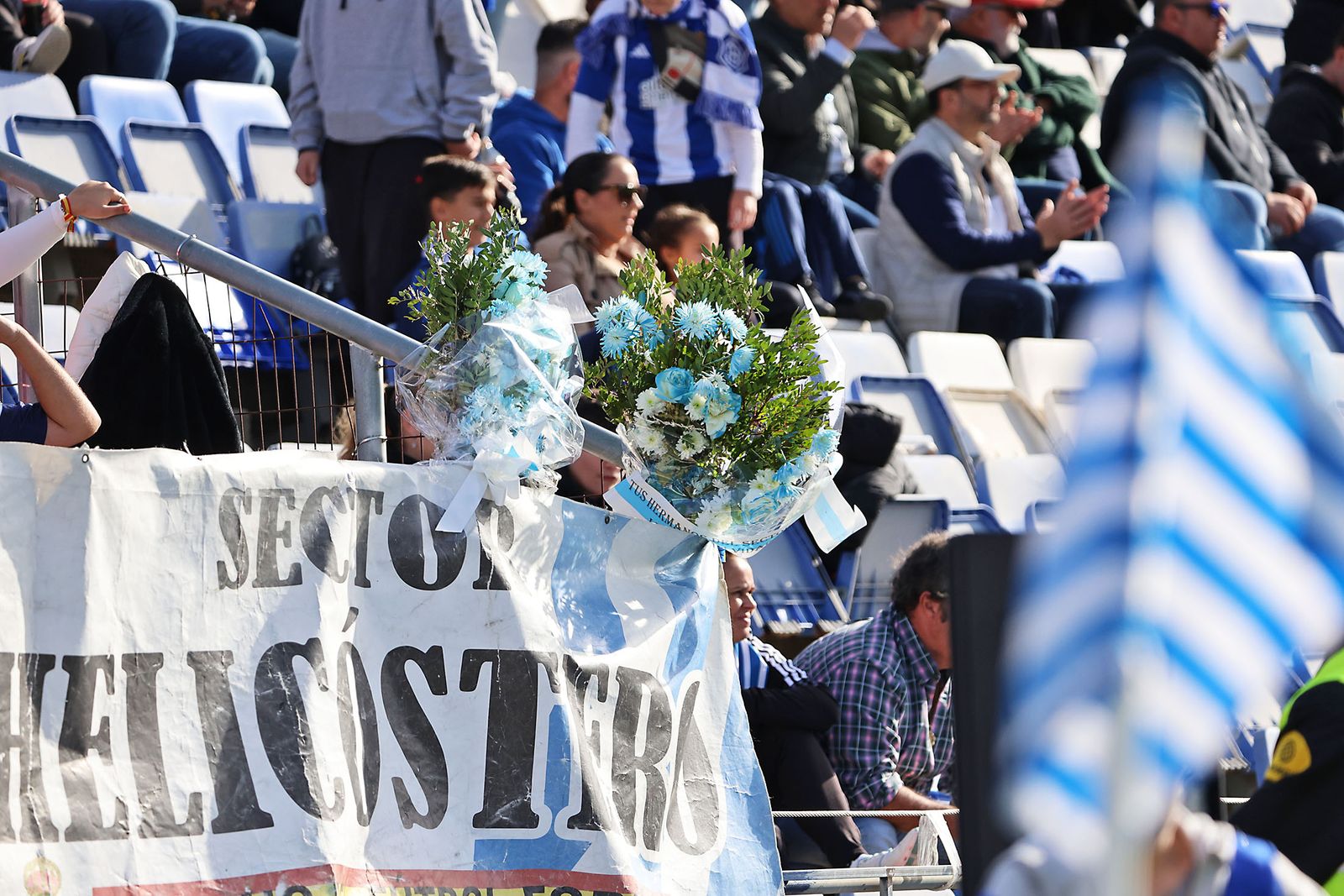 Búscate en las gradas en el Nuevo Colombino en el Recreativo de Huelva - Atlético Antoniano