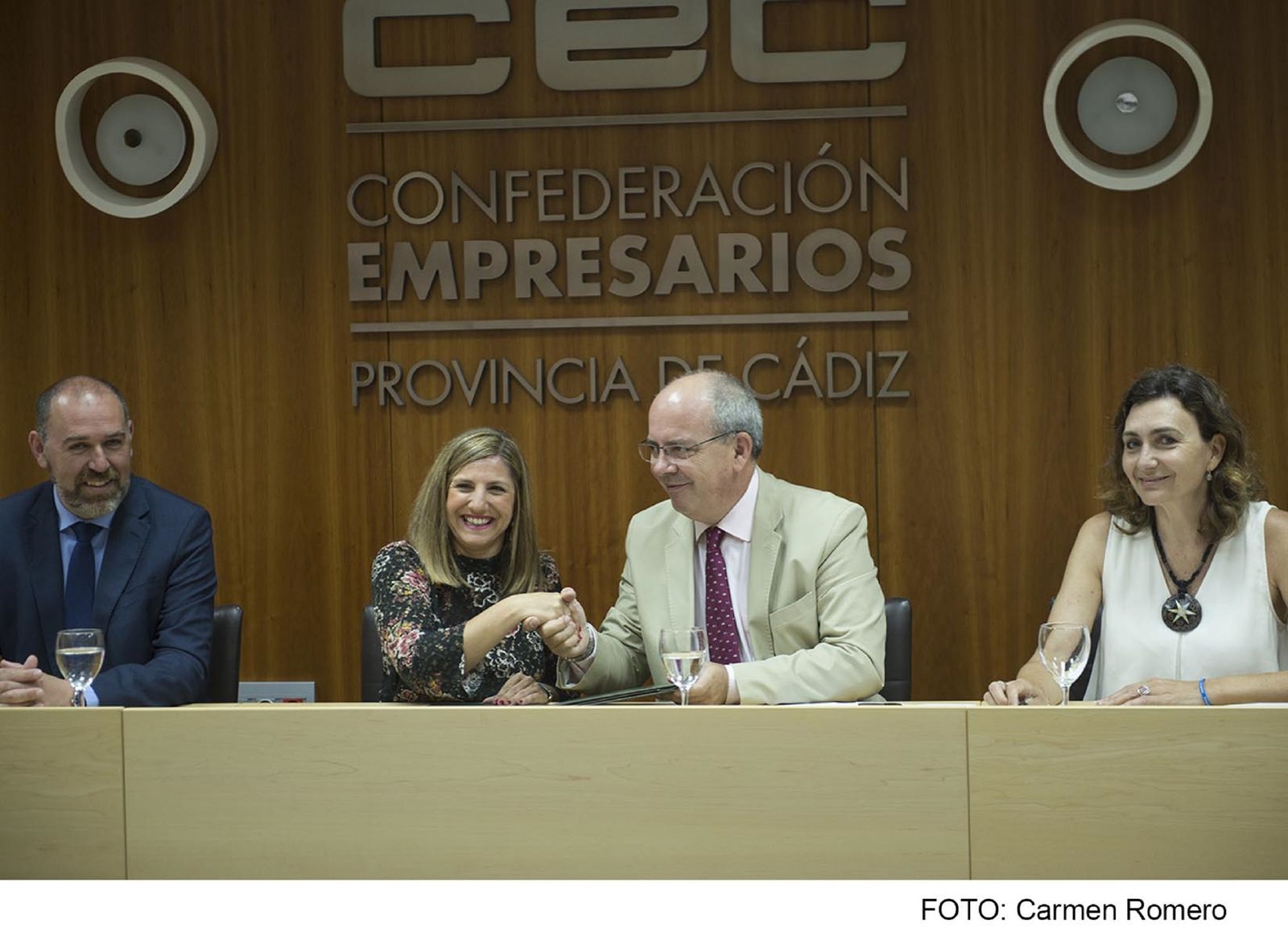 Irene García y Javier Sánchez Rojas, en la sede de la CEC.