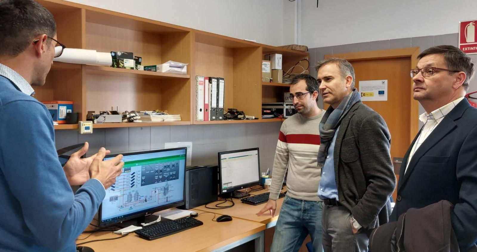 Visita del delegado a una de las empresas.