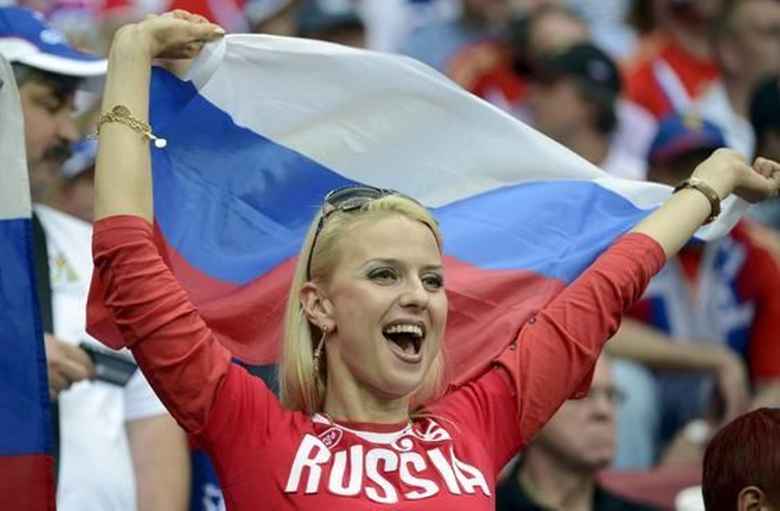 Polonia y Rusia empatan 1-1 en un partido loco en el que cualquiera pudo ganar.

Foto: EFE