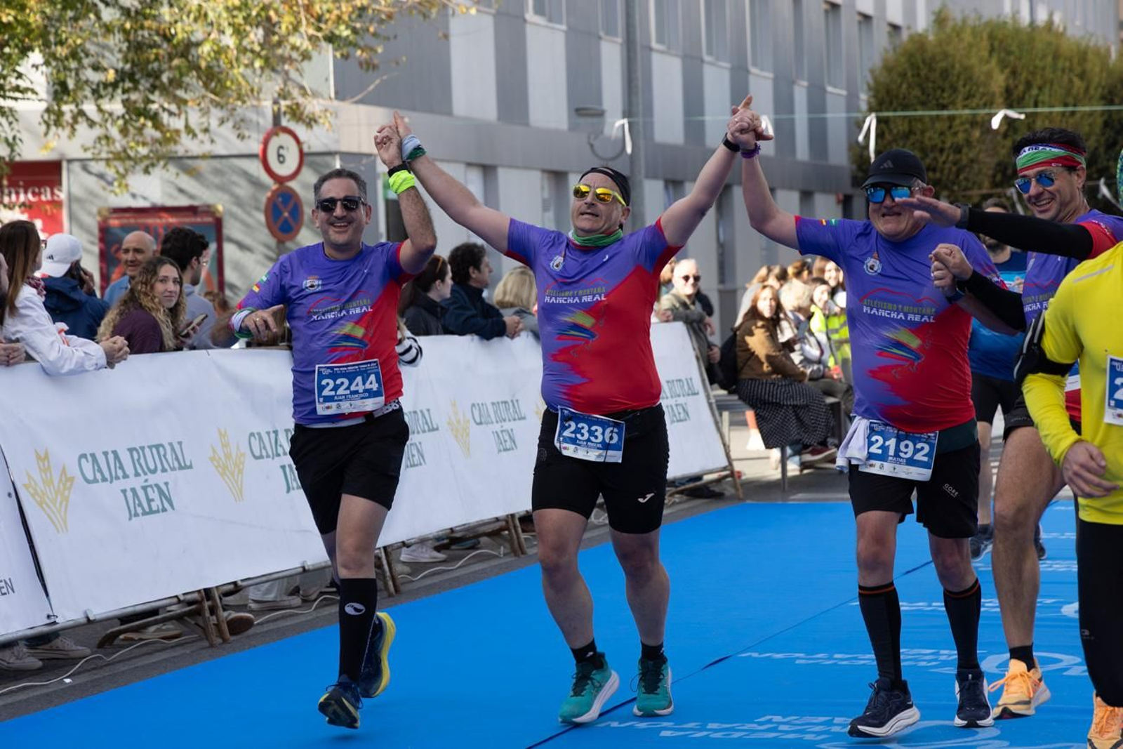 En imágenes: multitudinaria e histórica XXIX Media Maratón 'Ciudad de Jaén' y 10k en memoria de Paco Manzaneda