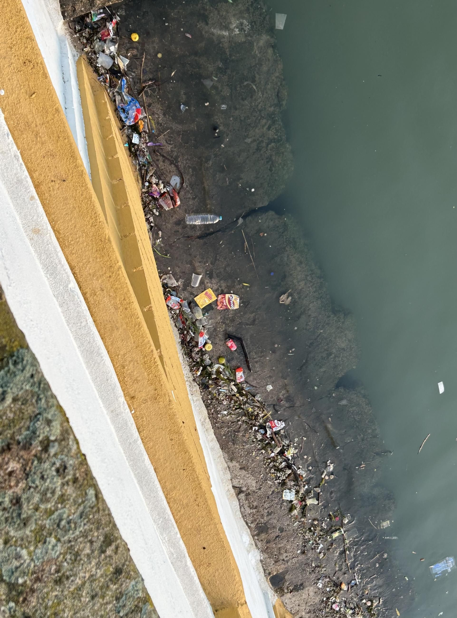 Así amanece hoy el Guadalquivir en Sevilla