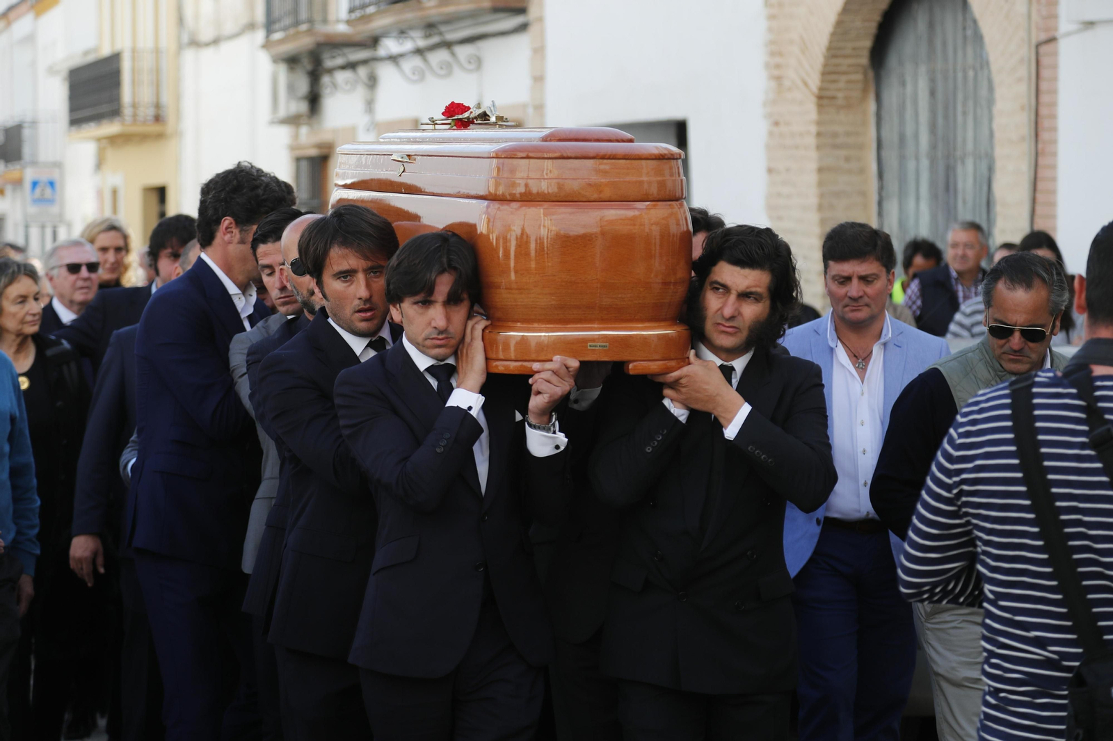 Las imágenes del funeral de Ángel Peralta