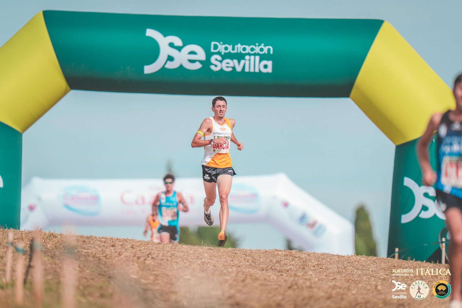 Búscate en las fotos del Cross de Itálica 2025 | 12