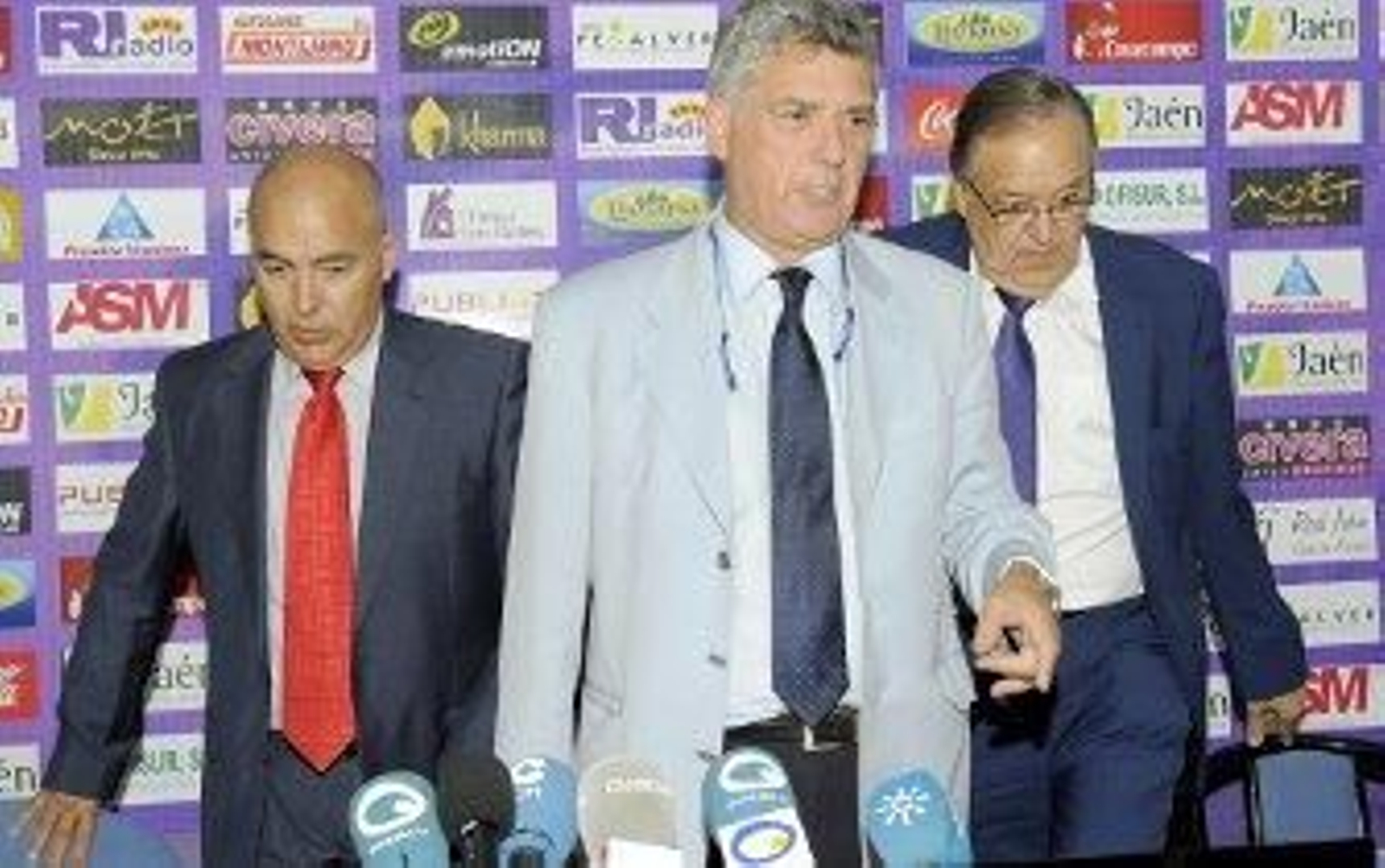 El Córdoba B paga por jugar en 2ª B y Villar se lava las manos