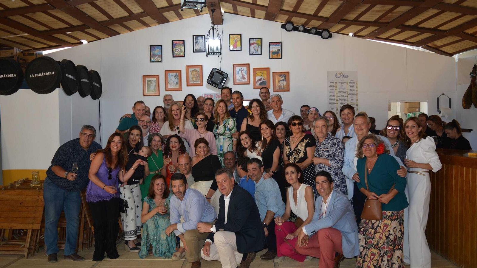 El interior de la Caseta La Farándula, en una imagen retrospectiva.