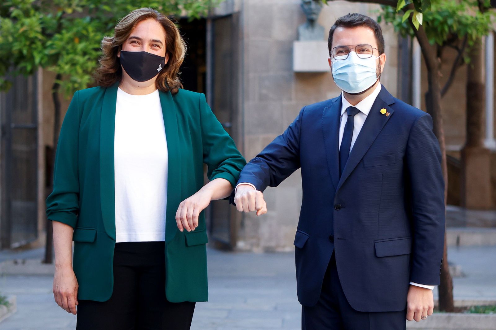 El presidente de la Generalitat, Pere Aragonès, y la alcaldesa de Barcelona, Ada Colau, en el Palau de la Generalitat este jueves.