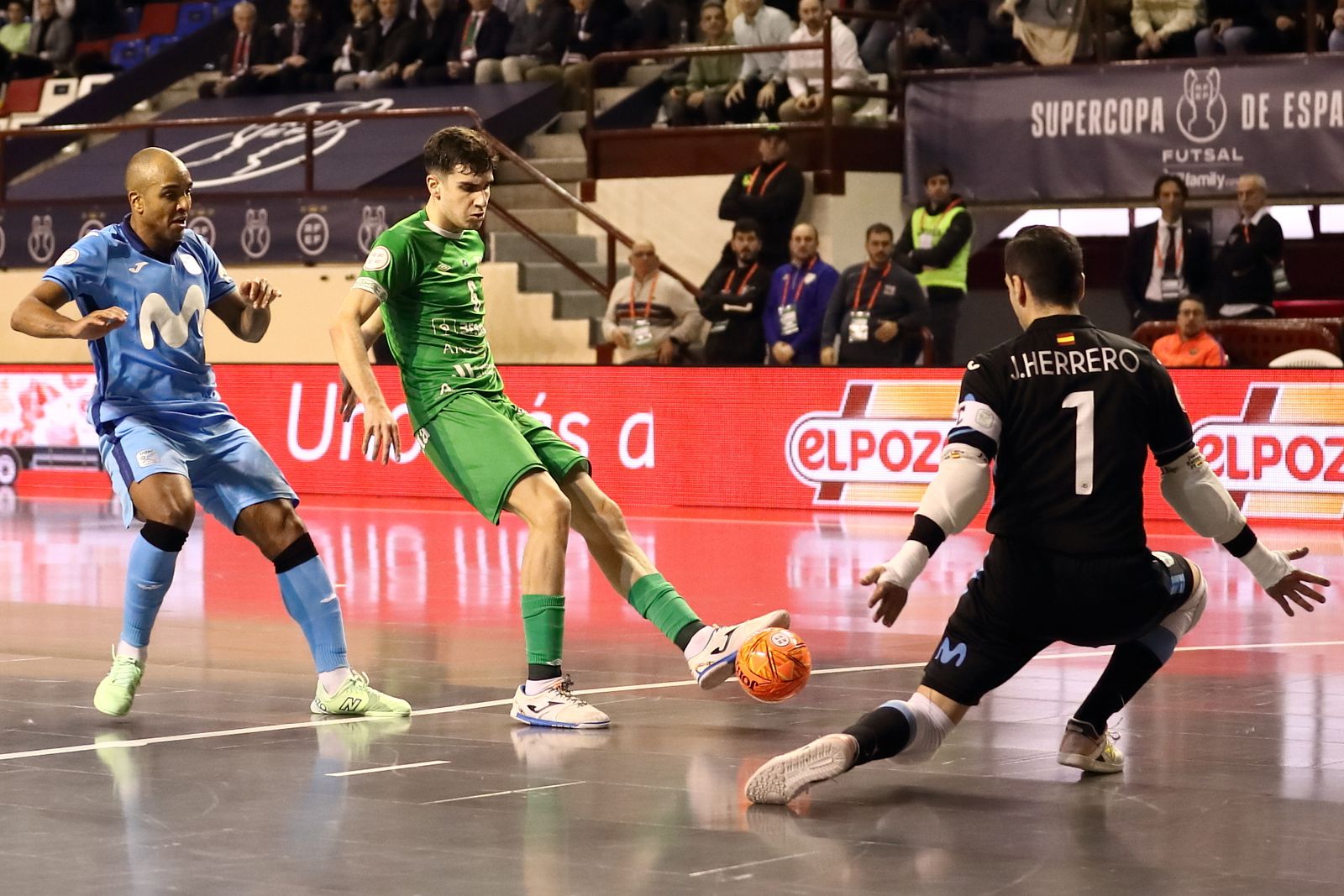 El BeSoccer UMA Antequera - Movistar Inter de la Supercopa, en fotos