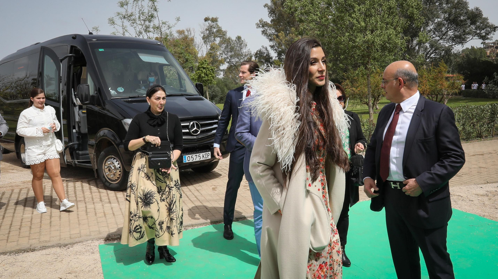 Artistas, políticos y empresarios en el bautizo de los nietos de José Luis López en Jerez