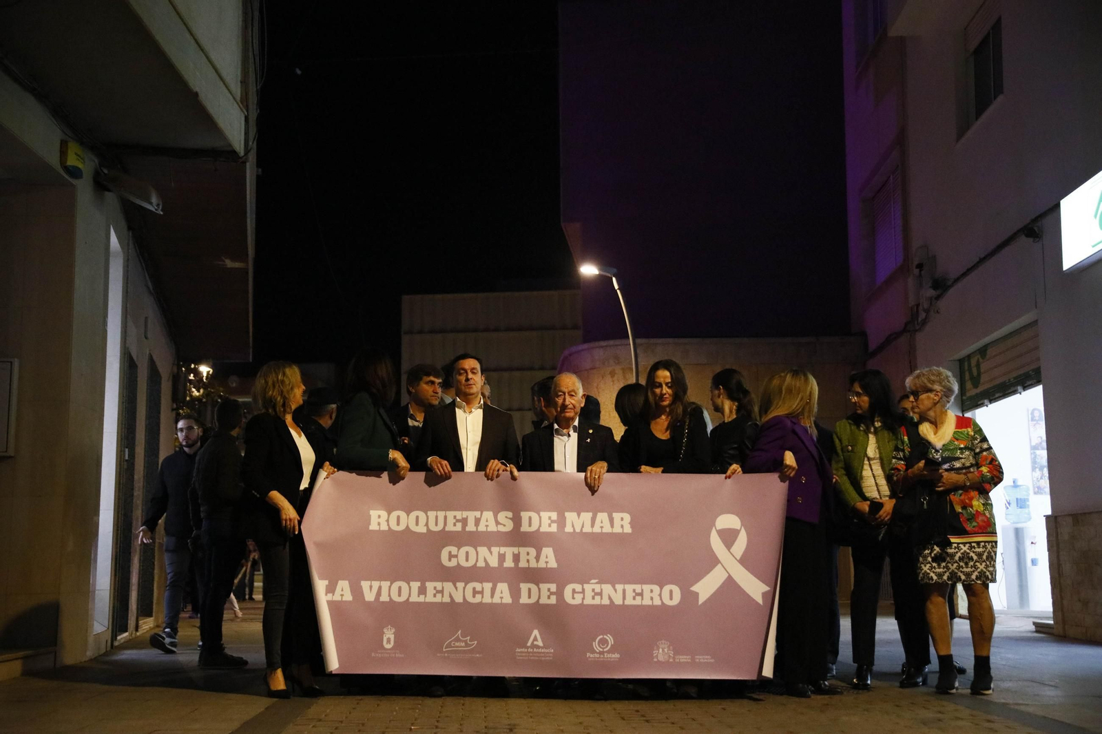 Manifestación por el 25 N en Roquetas de Mar