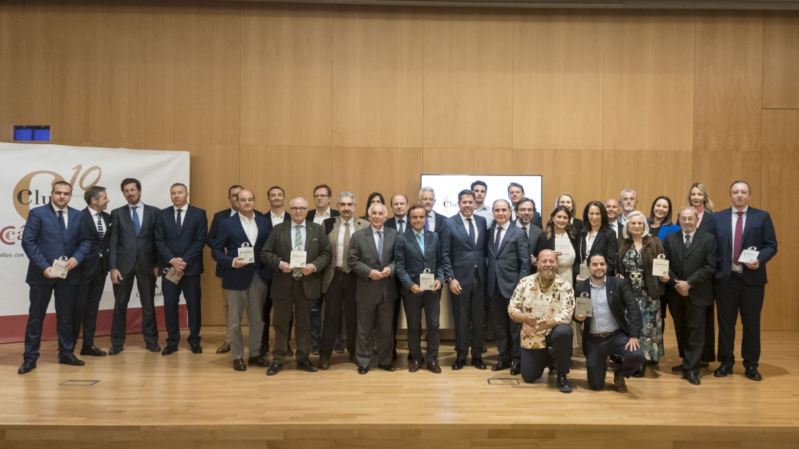 Foto de familia de los galardonados.