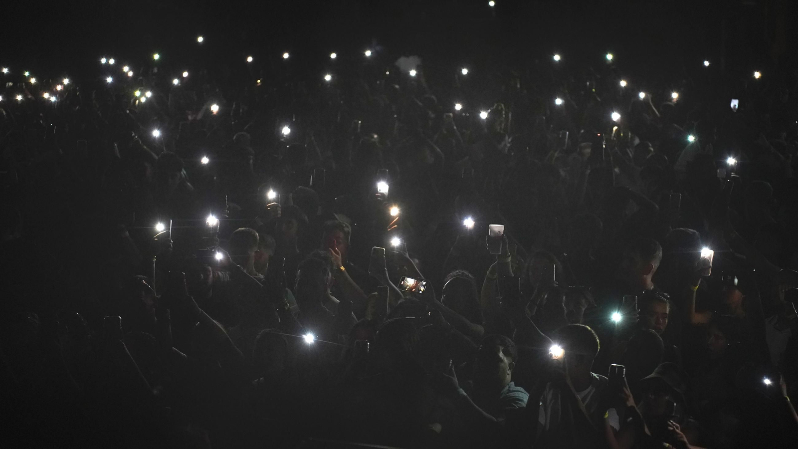 El concierto de JC Reyes en el Cabaret Festival de Algeciras, en imágenes