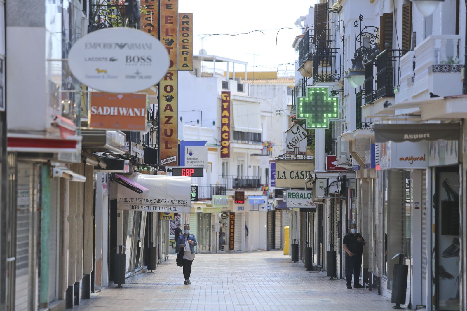 Fotos del Torremolinos menos turístico por culpa del coronavirus