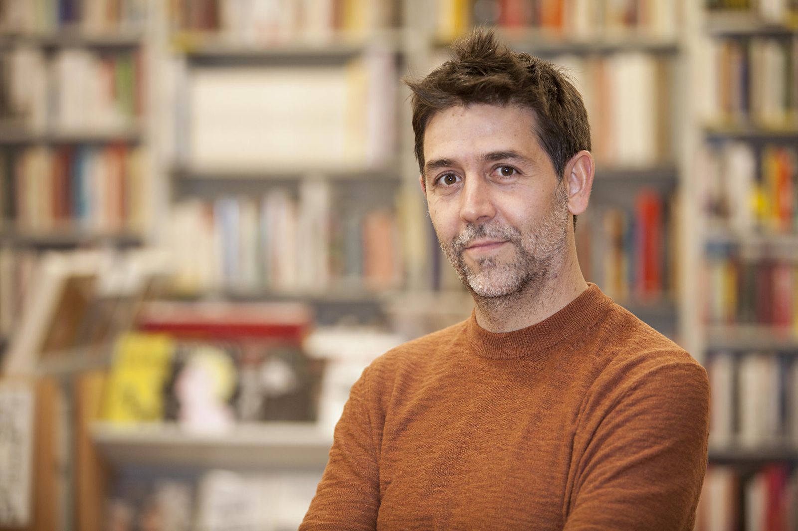 El escritor e historiador del arte,  Oscar Martínez.